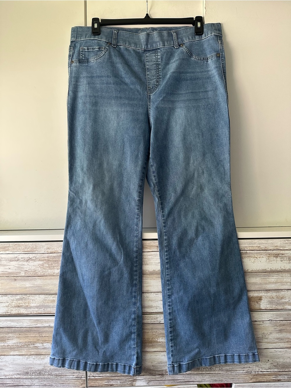 ๐ Gloria Vanderbilt Shape Effect Pull On Flare Jeans Light Wash 16W - Picture 1 of 9
